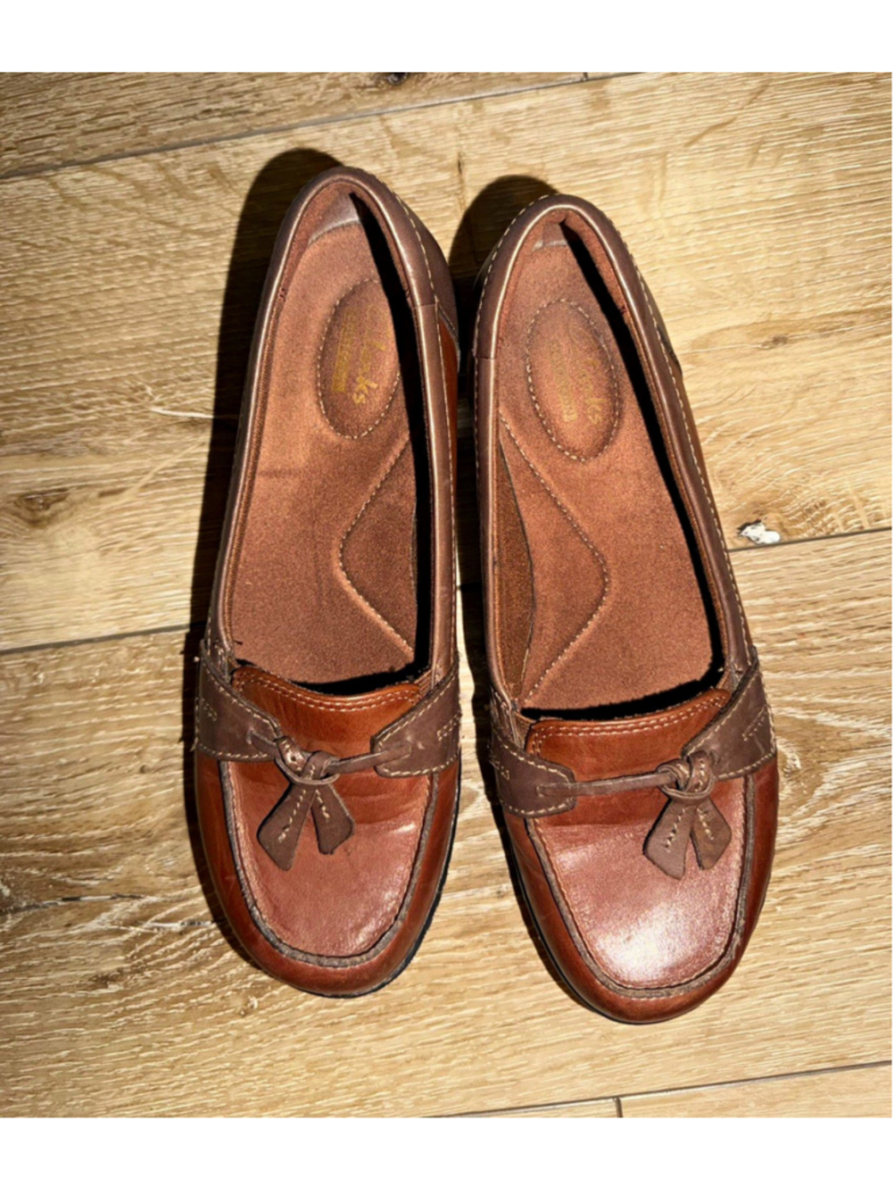 Clarks Womens 7 M Brown Leather Loafers Comfort Slip On Preppy Moc Toe Shoes